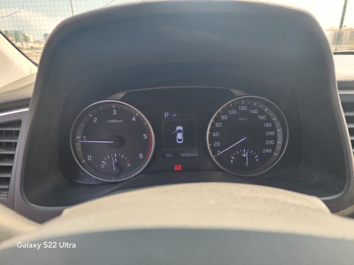 Hyundai Avante 2015/16, diesel, excellente condition, climatisation, prix négociable