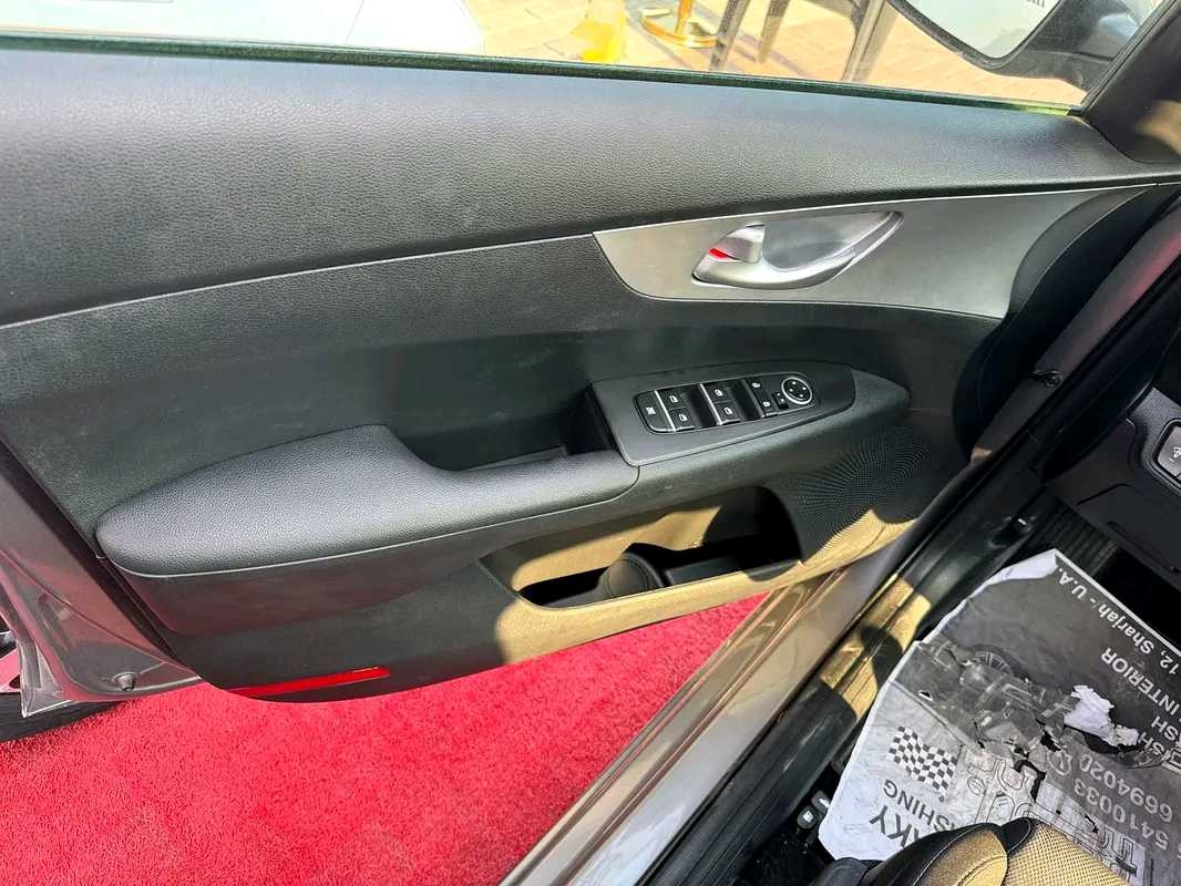 Kia Forte 2022, Boîte Automatique, Essence, Excellent état