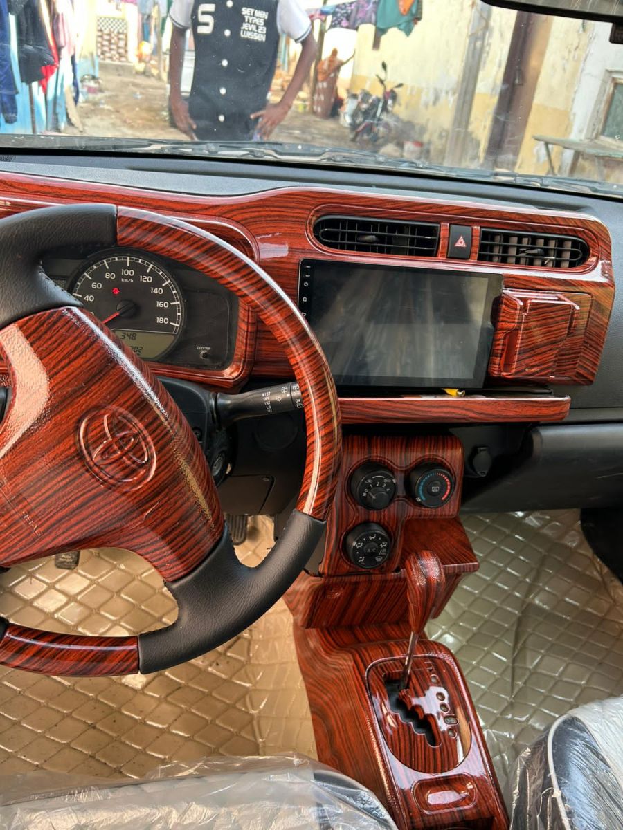 Toyota Probox Essence, boîte manuelle, comme neuf