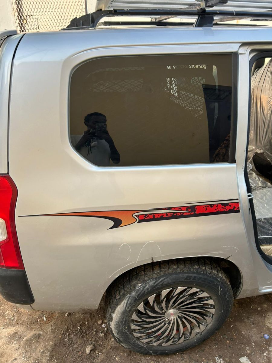 Toyota Probox Essence, boîte manuelle, comme neuf