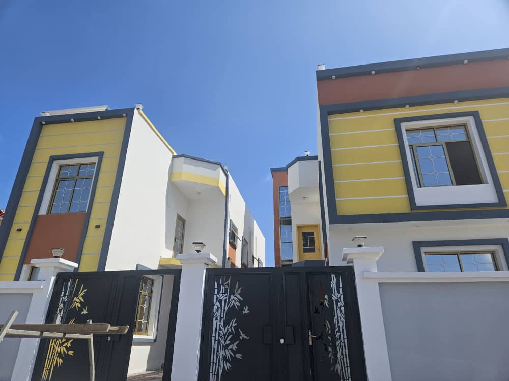 Villas F9 et appartements F4 neufs à louer à Haramous Sud