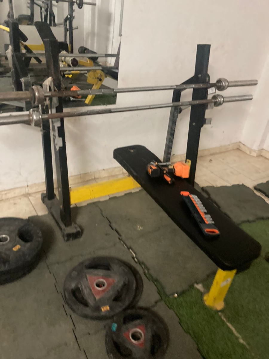 Matériel complet de musculation professionnelle – état neuf