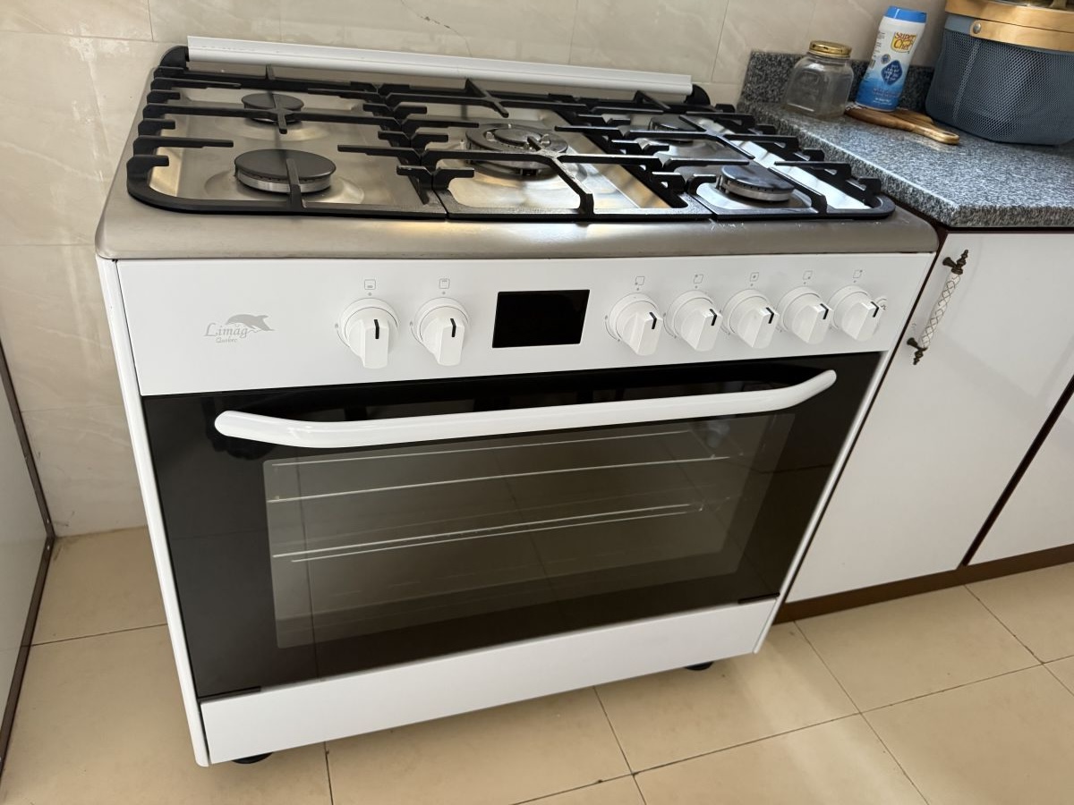 Gazinière Al Gamil, en excellent état, 85 000 DJF