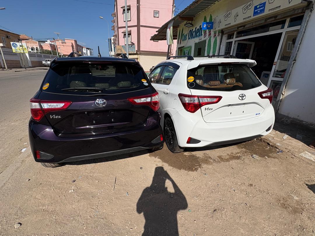 Toyota Vitz 2018, automatique, écran 9, caméra de recul, pneus neufs