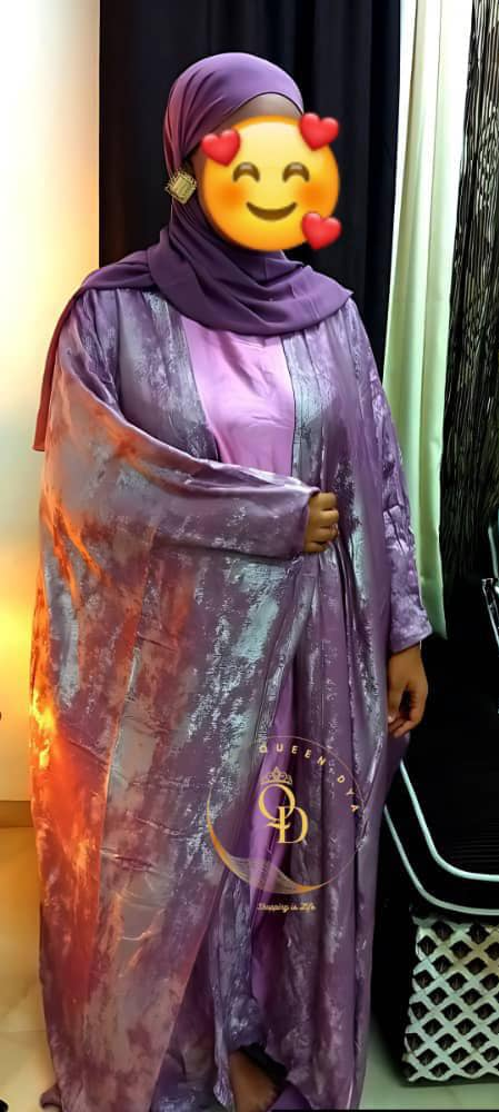 Abayas élégantes et sacs à main tendance