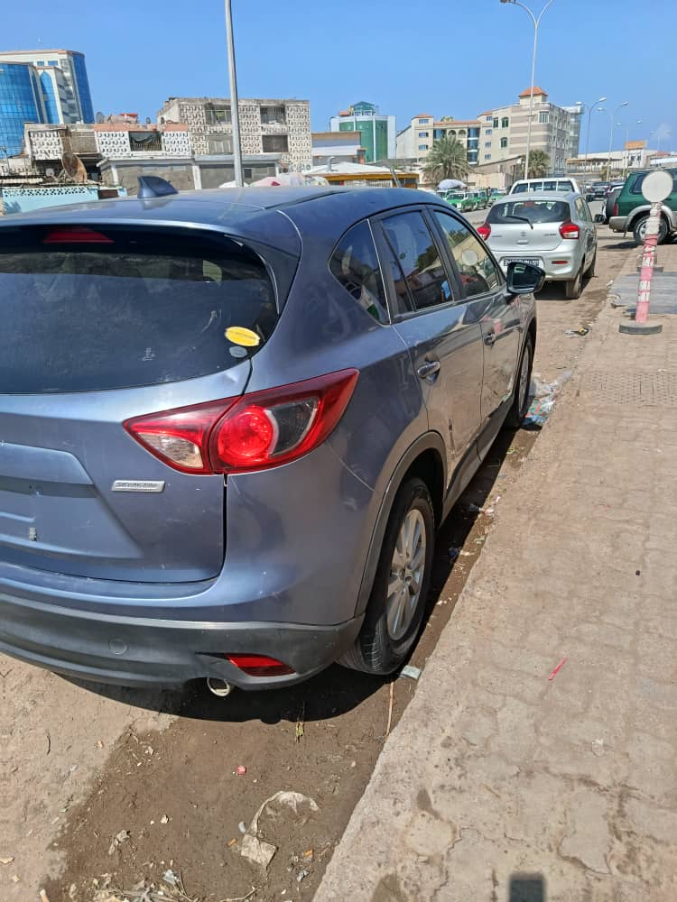 Bus Mitsubishi Rosa et Mazda CX-5 2017, diesel, à vendre