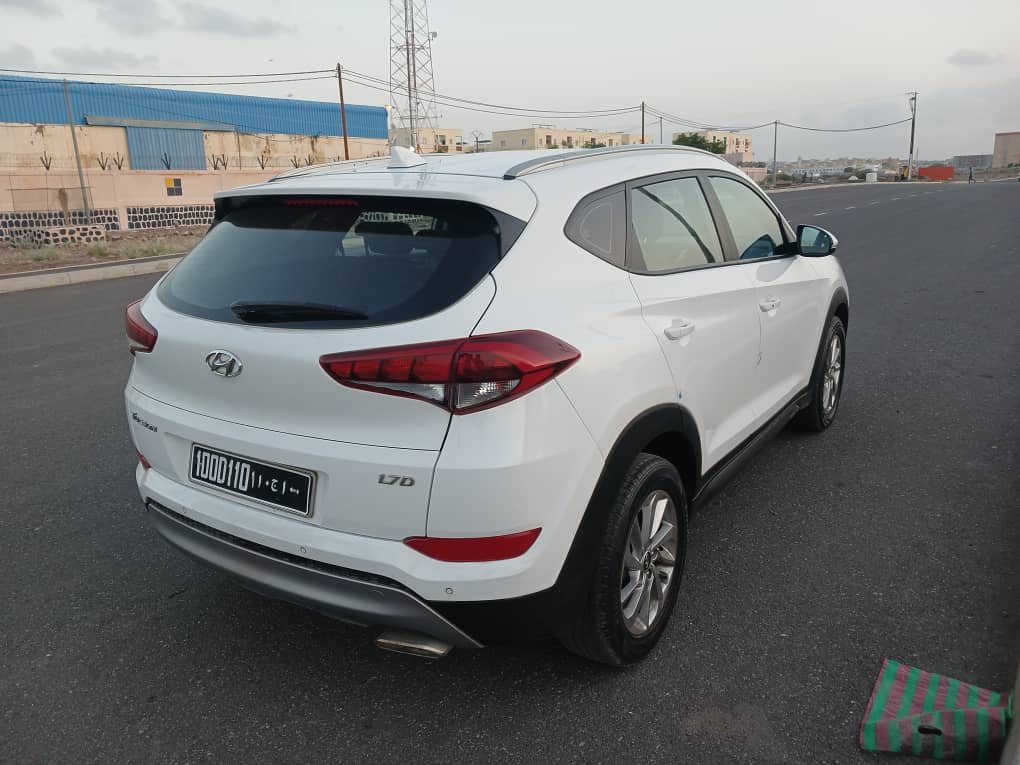 Hyundai Tucson 2018, diesel, boîte automatique, faible kilométrage