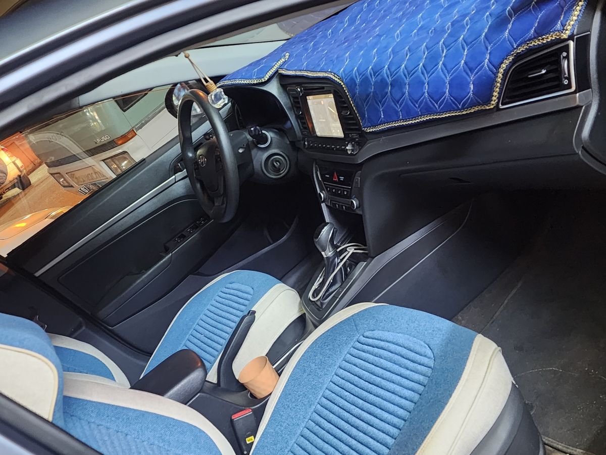 Hyundai Avante 2016/2017, diesel, boîte automatique, excellent état