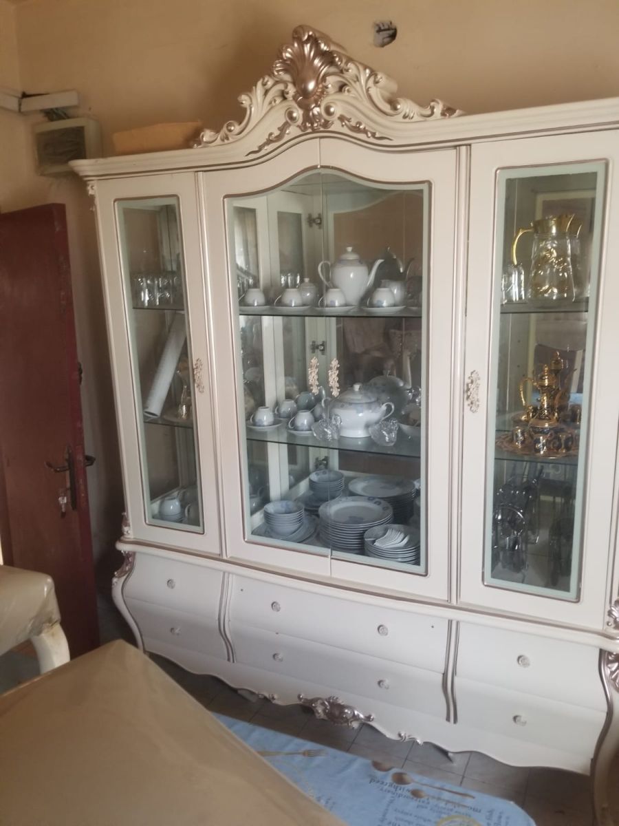 Électroménager en très bon état : machine à laver, gazinière, climatiseur à faible consommation