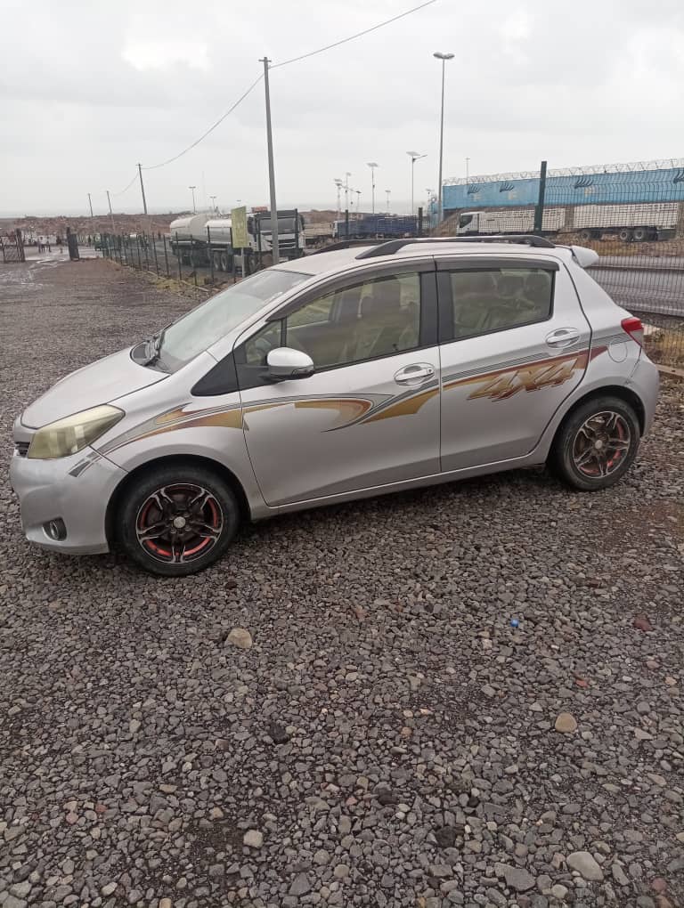 Toyota Vitz en excellent état avec climatisation