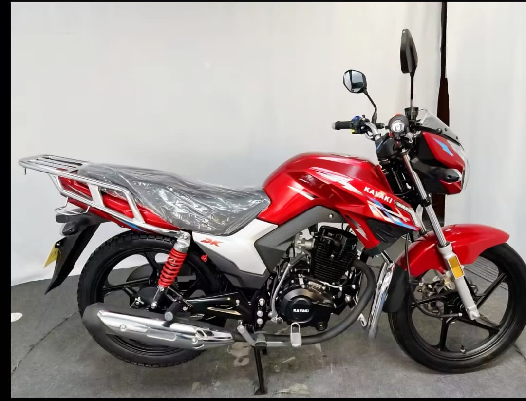Moto Kavaki neuve, rouge, prix négociable