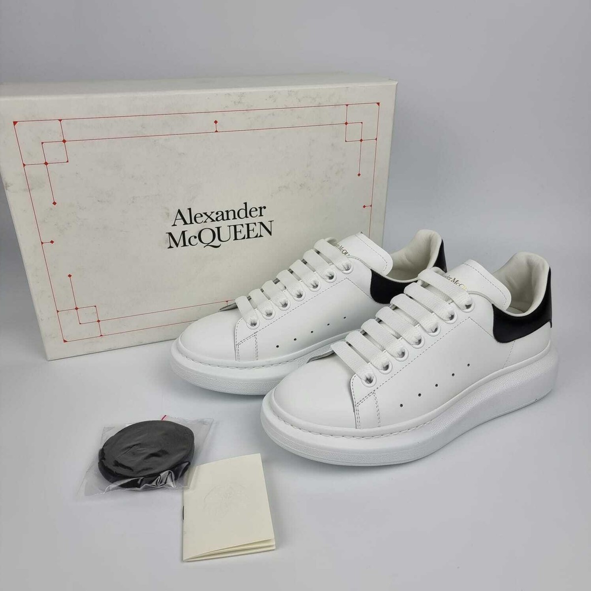 Chaussure Alexander McQueen neuve, authentique et luxueuse