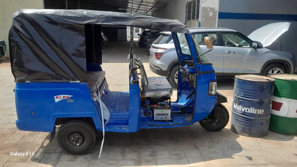 Bajaj Mahindra 233D110, comme neuve, 2 mois d\'utilisation