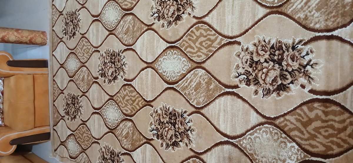 Ustensiles de cuisine et tapis à vendre