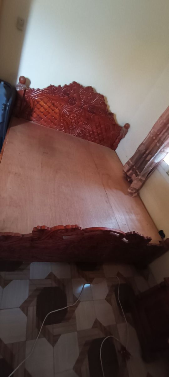 Lit double en bon état