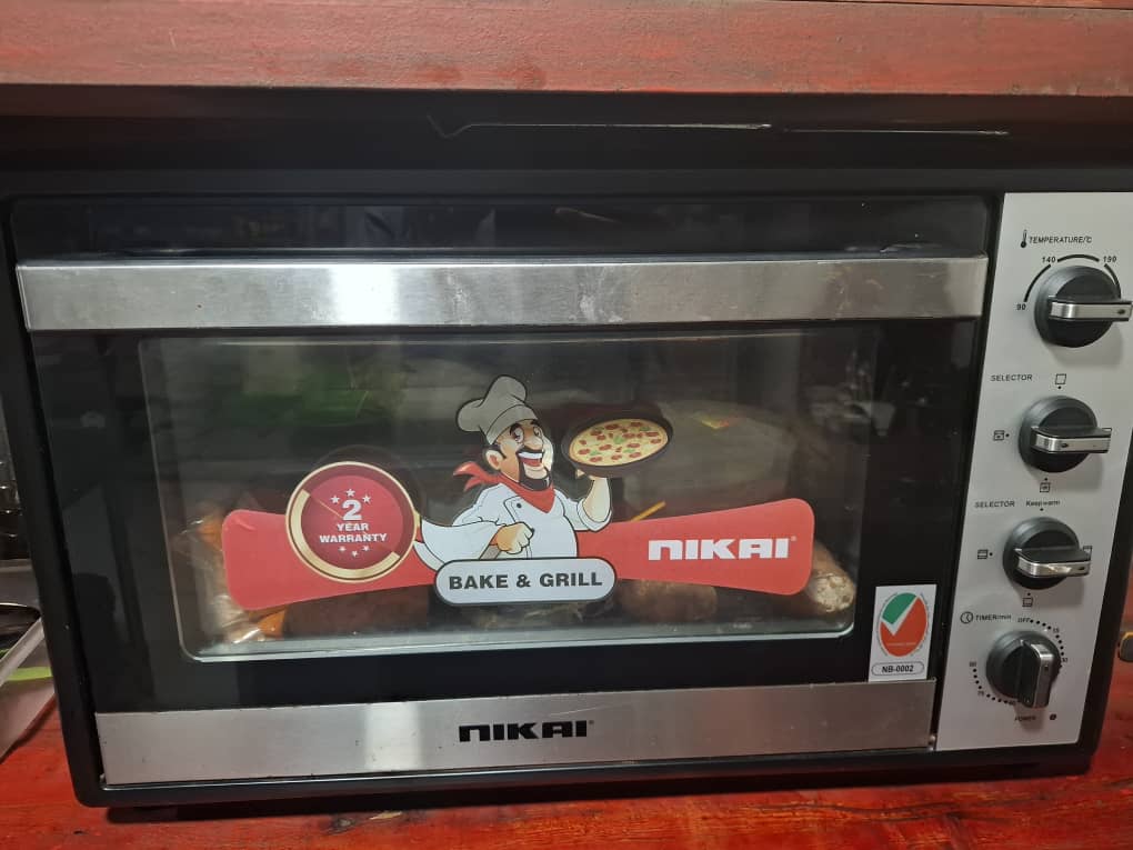 Four quasi neuf en excellent état