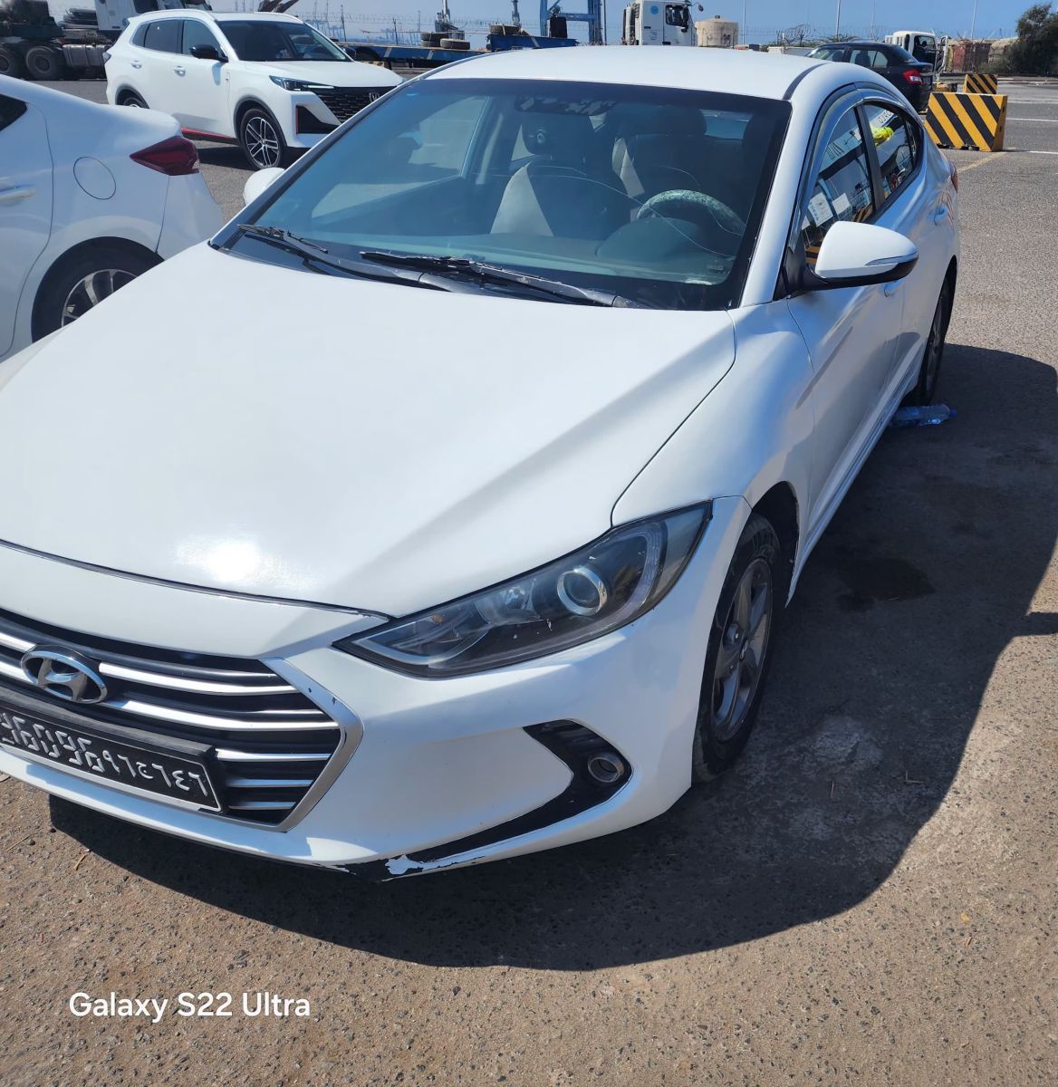 Hyundai Avante 2015/16, diesel, excellente condition, climatisation, prix négociable