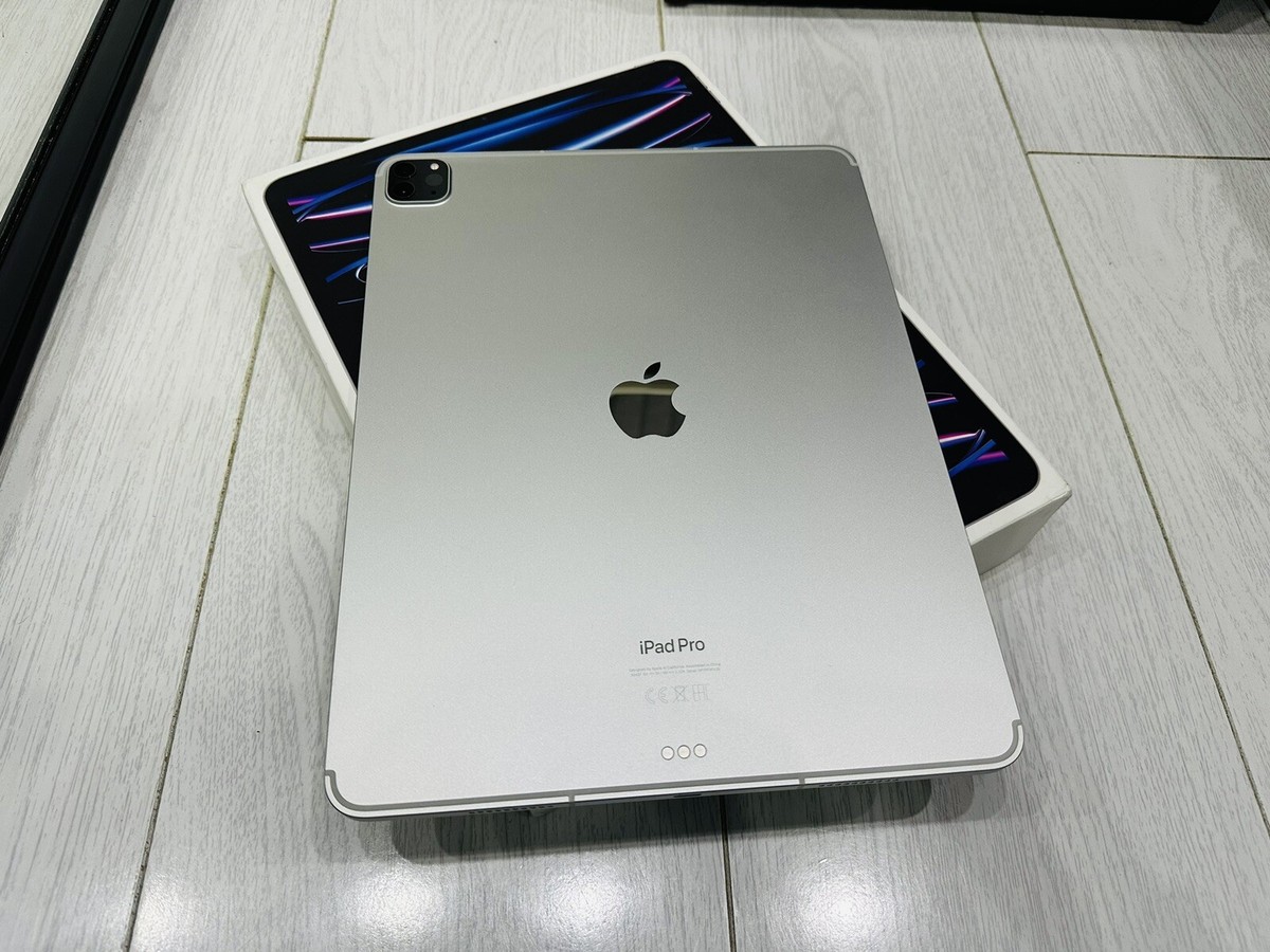 iPad Pro 12.9 Liquid Retina XDR - M2, Apple Pencil, Magic Keyboard