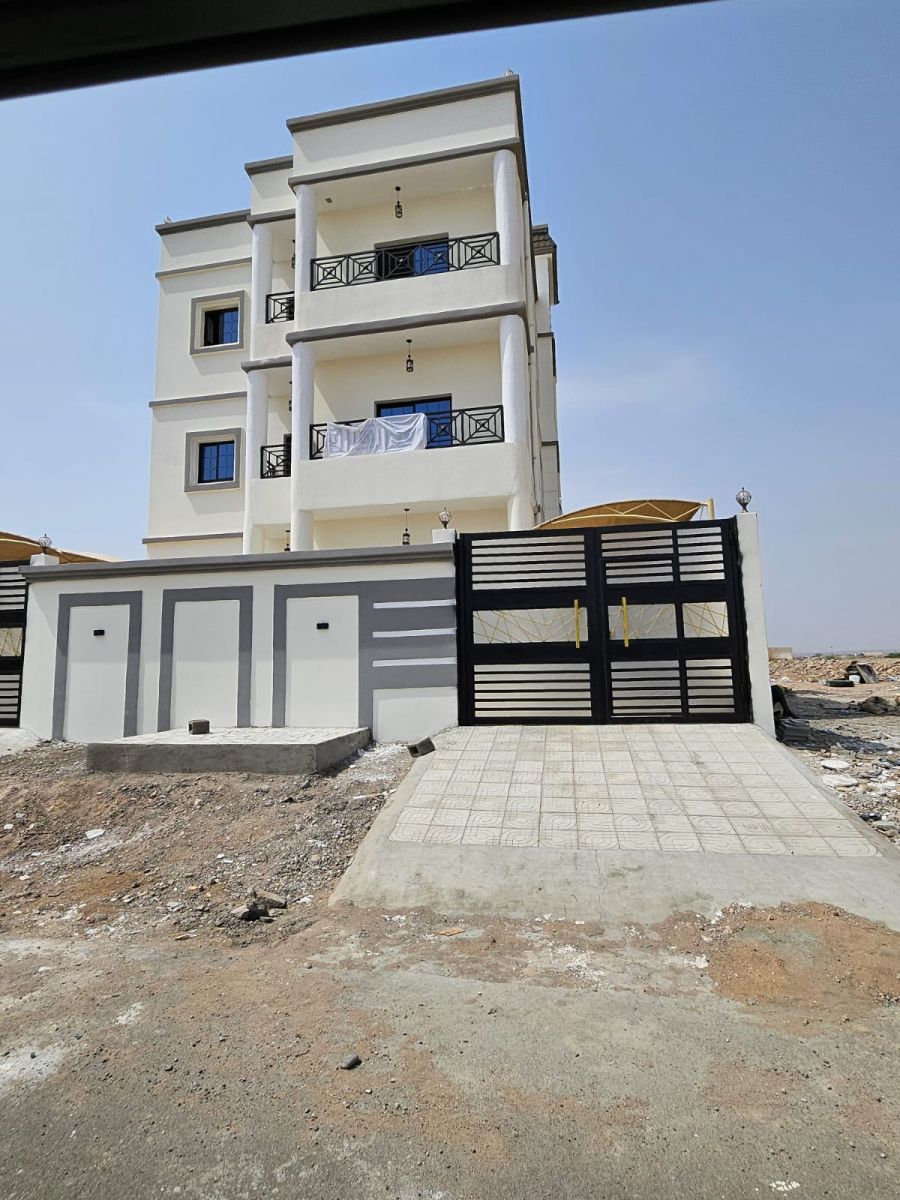 Immeuble neuf, 3 appartements F4 avec vue sur mer à Haramous