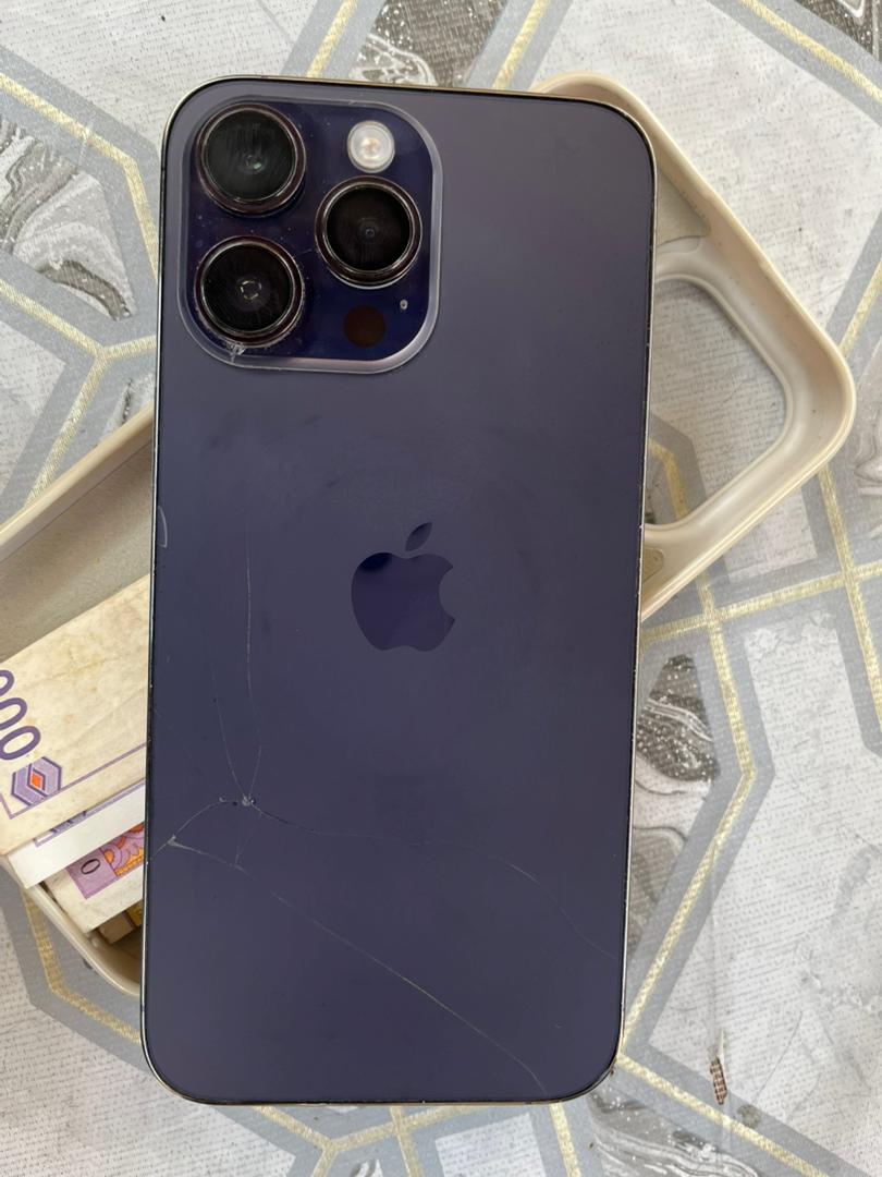 iPhone 14 Pro Max 256 Go, souci bouton d\'alimentation, écran à changer