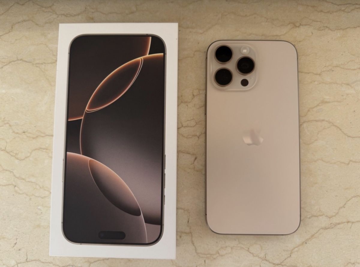 iPhone 16 Pro Max Desert Titanium 256GB - 97% Battery