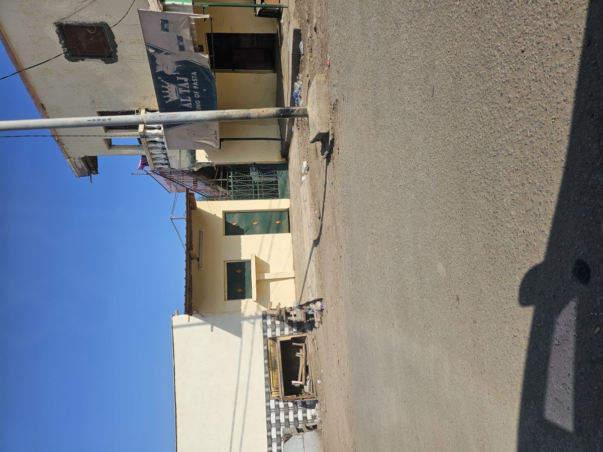 Local commercial à louer en face d\'un carrefour très fréquenté