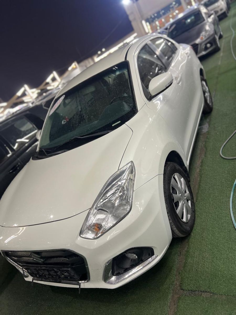 Suzuki Dzire 2024 à Louer - Boîte automatique, essence économique