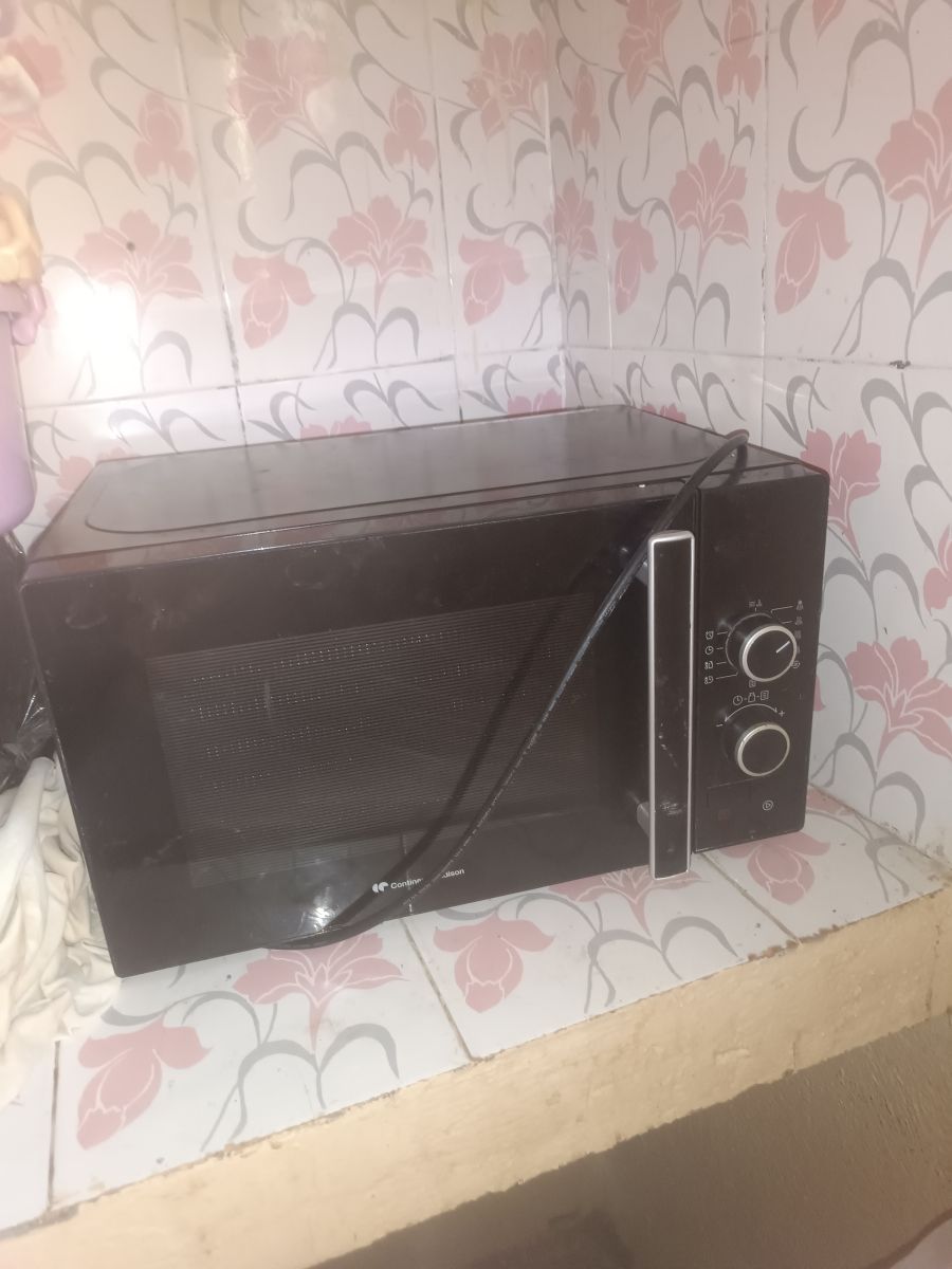 Micro-ondes Pixel neuve, comme neuf