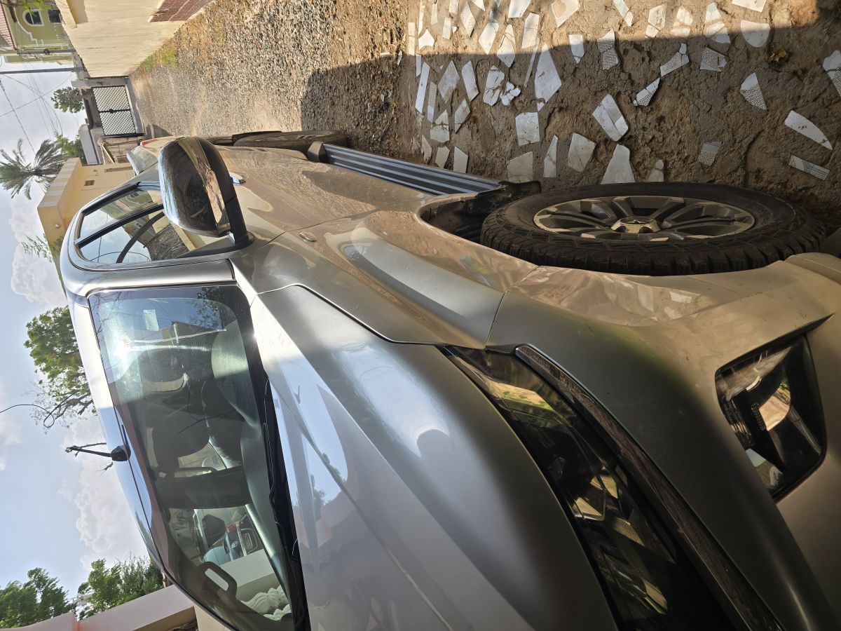 Mitsubishi L200 2023, en excellent état