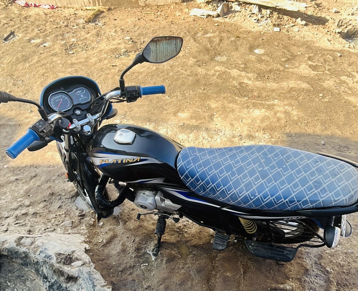 Moto Platine 2024, économique, excellent état