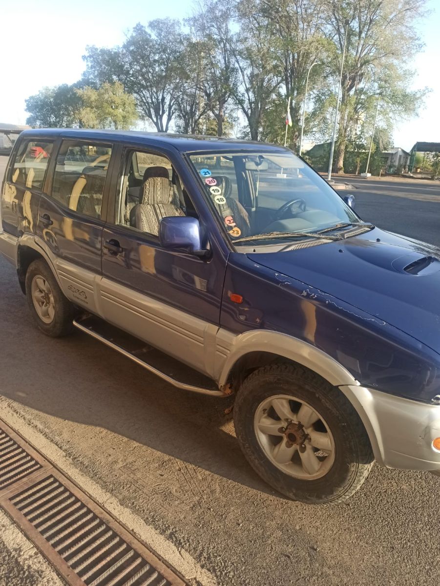 Nissan Terrano 2 bien entretenu avec clim - à débattre