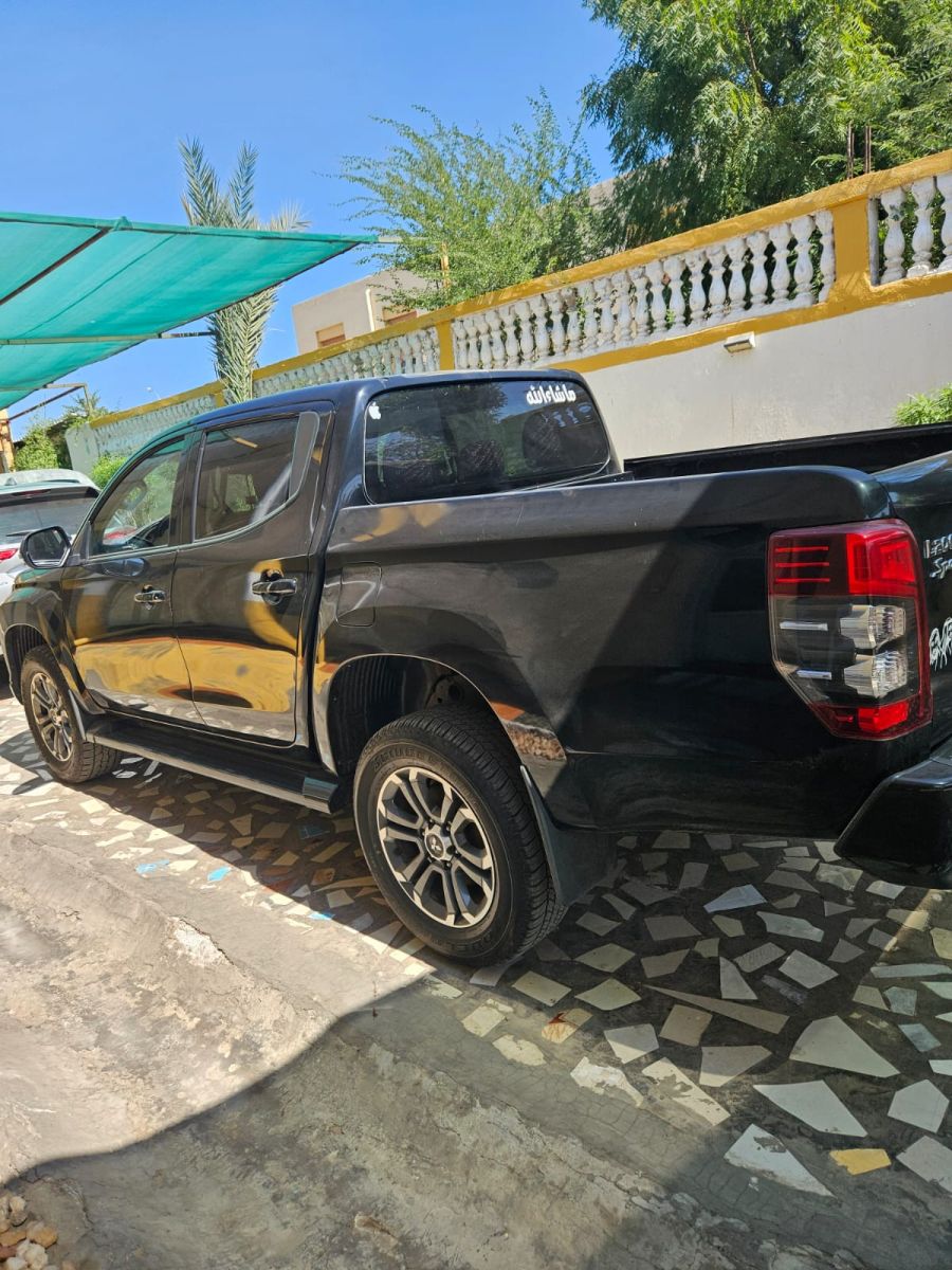 Mitsubishi L200 Sportero 2023/2024, full option, importée de Dubaï