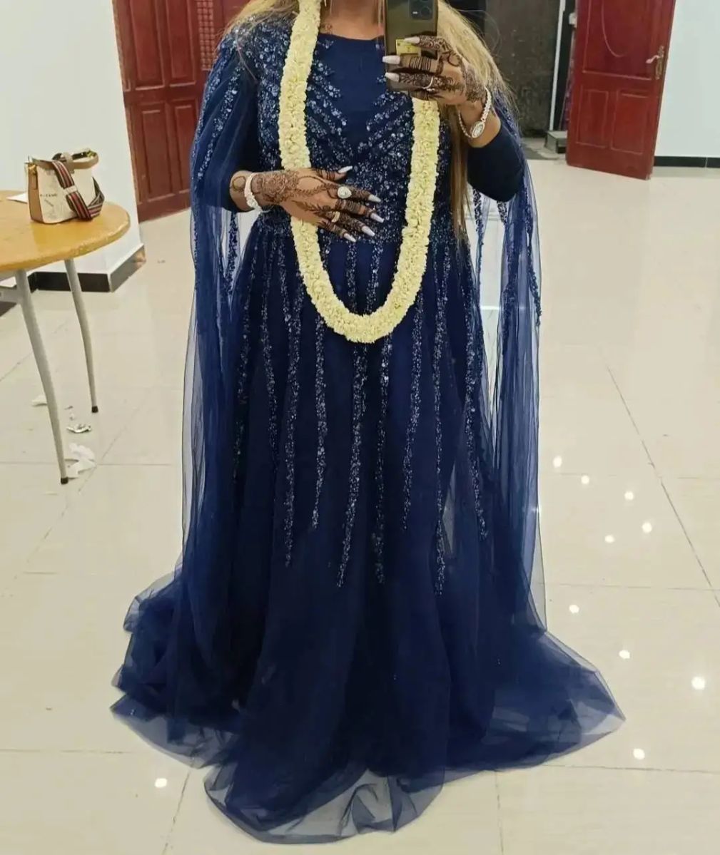 Robe portée une seule fois, style unique