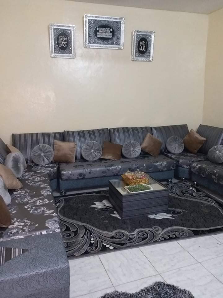 Salon moderne en excellent état - 1 an d\'utilisation