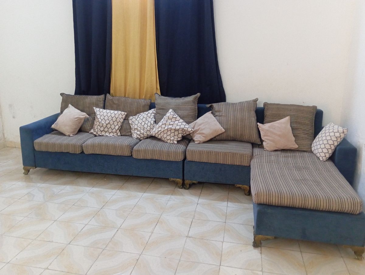 Salon en L en excellent état à vendre