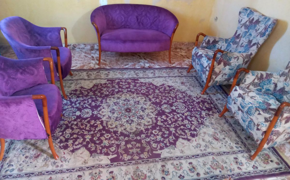 Salon de qualité avec tapis inclus