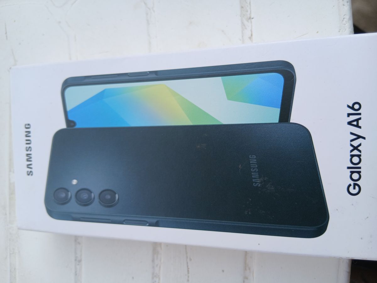 Samsung A16, comme neuf, avec carton et chargeur