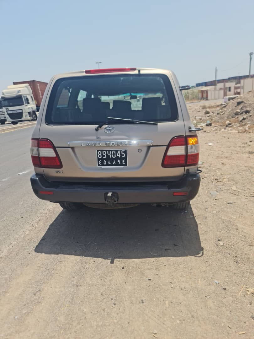 Toyota Land Cruiser 380385 Km, Parfait état pour voyages à l\'étranger