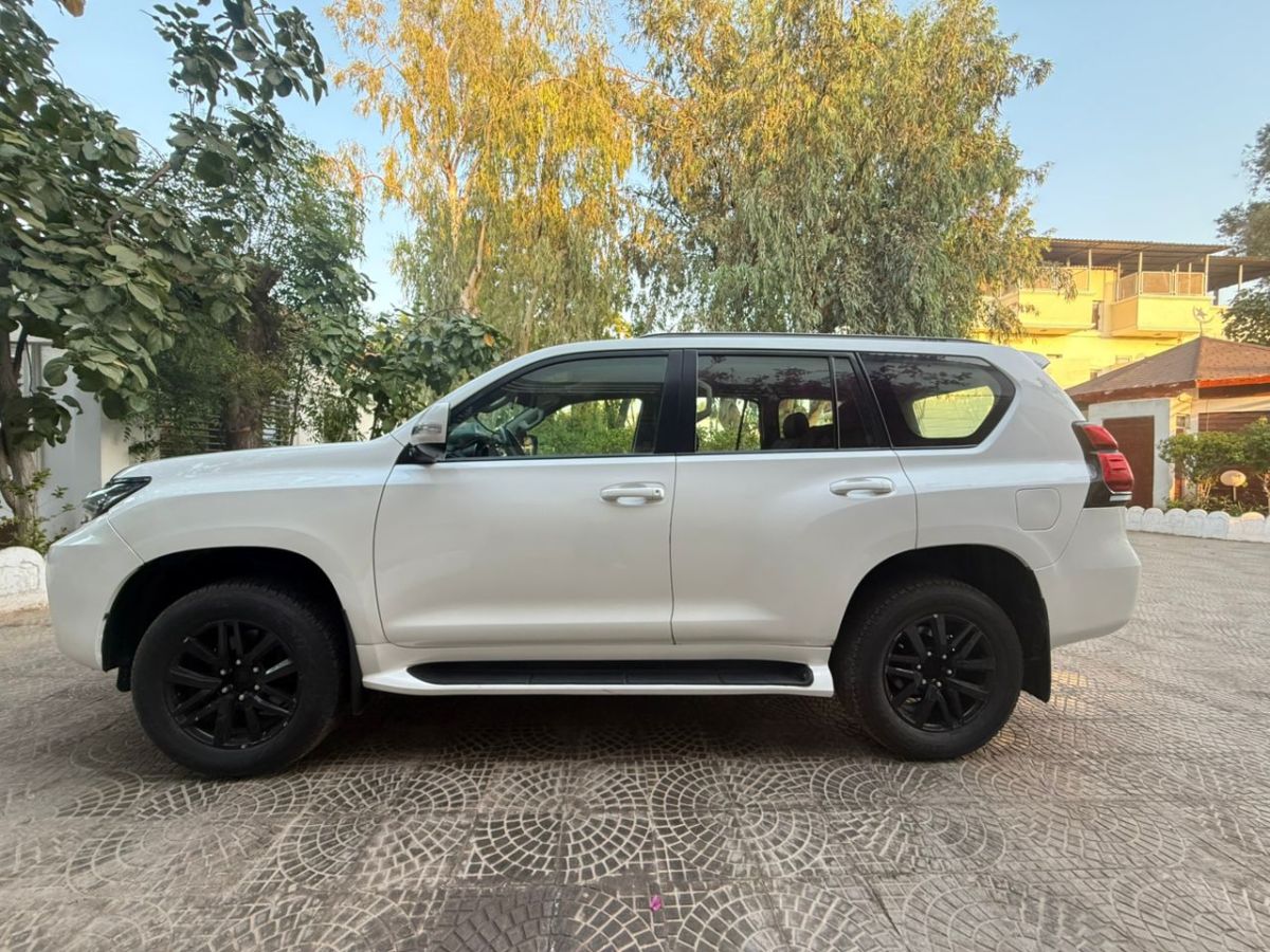 Toyota Prado 2014, essence, boîte automatique, excellent état