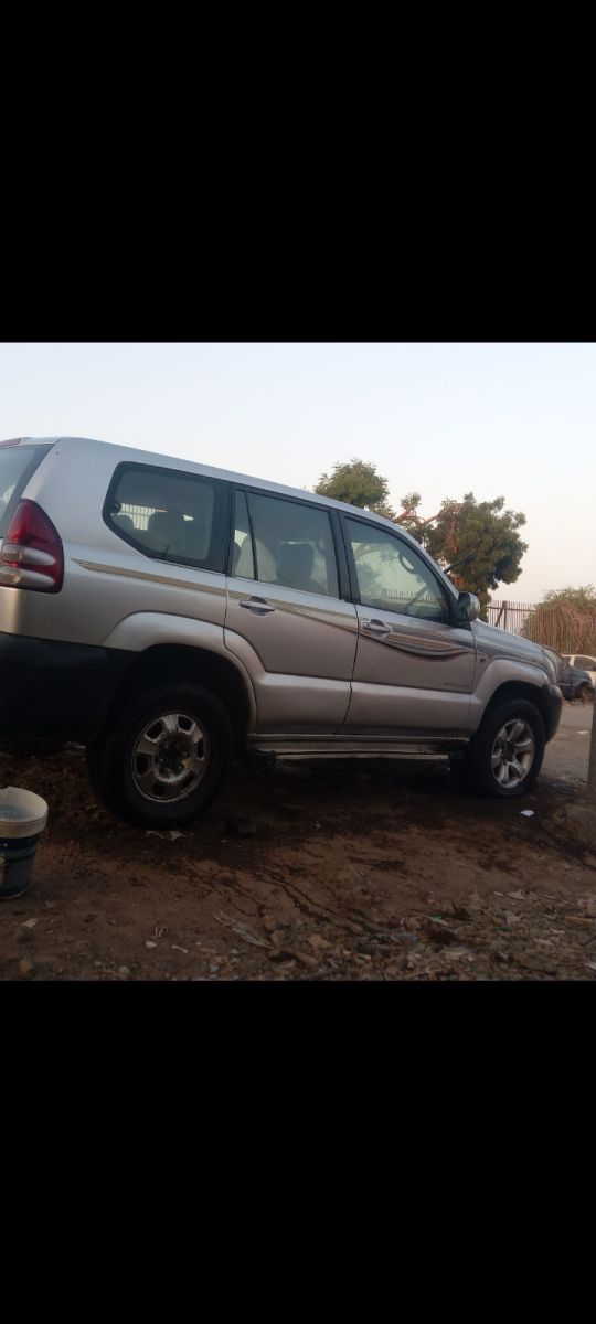 Toyota Prado LJ120L, état neuf, climatisation parfaite, suspension neuve