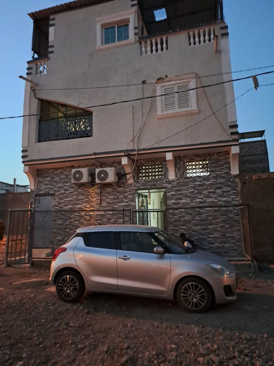 Maison F3 avec cuisine et 2 toilettes à Barwaqo 2 proche de Selko