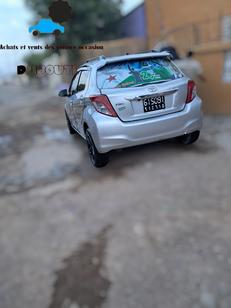 Toyota Vitz 2016, essence, boîte auto, clim fonctionnelle