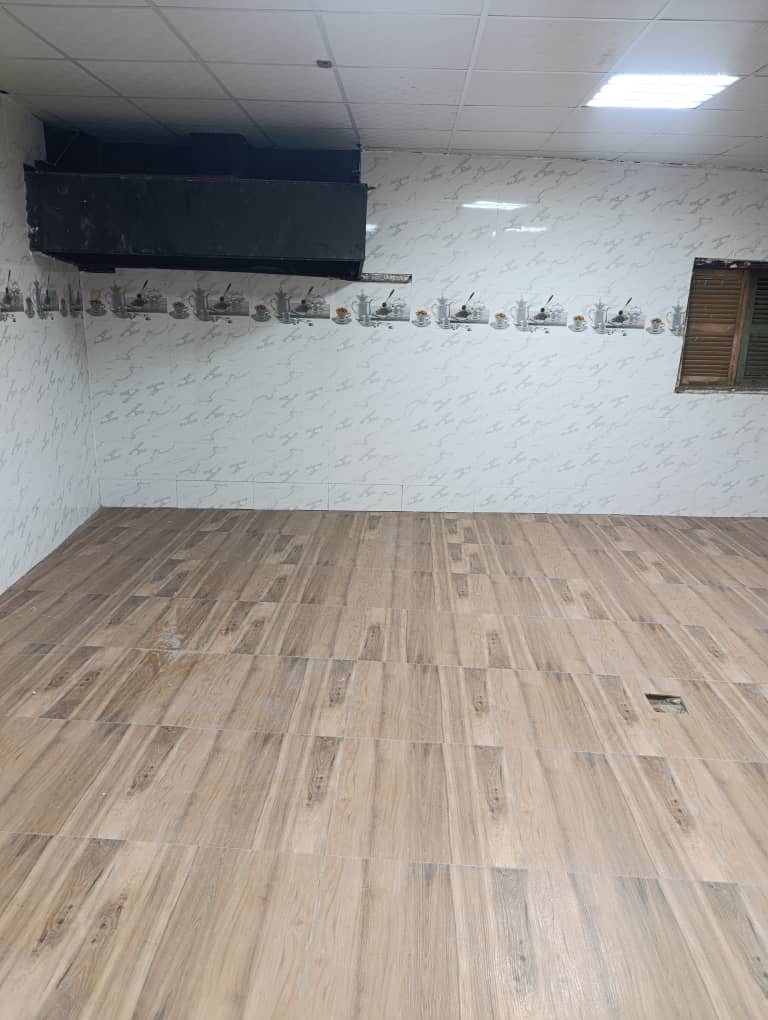 Restaurant à louer avec grande salle climatisée et terrasse à Ambouli