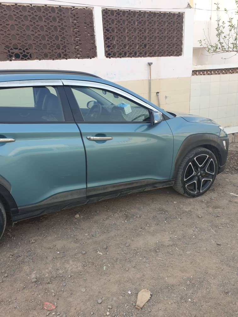 Kona en bon état, diesel, bleu turquoise