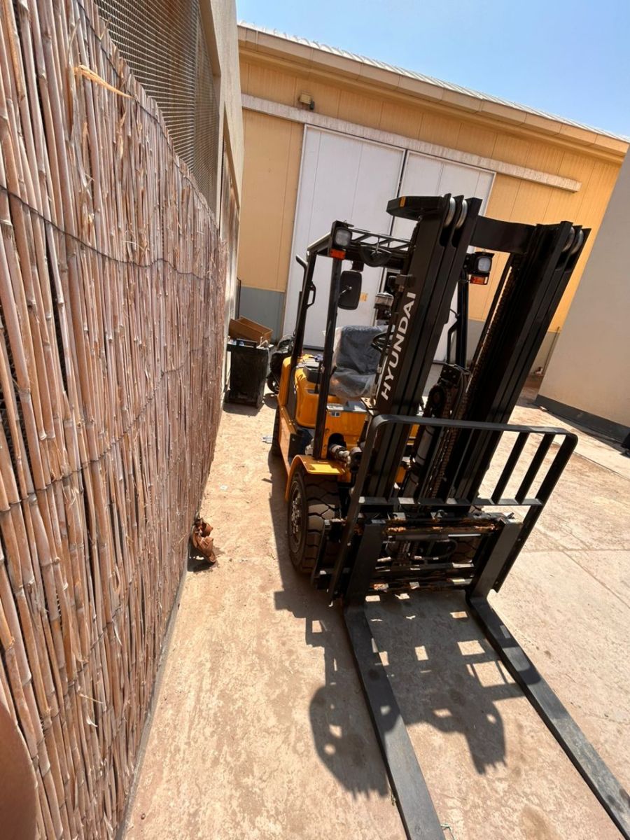 Chariot élévateur 3 tonnes à louer - Équipement moderne