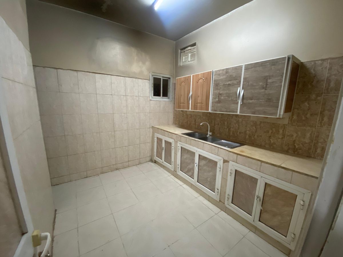 Appartement F3 avec terrasse privée à louer à cité Saoudie