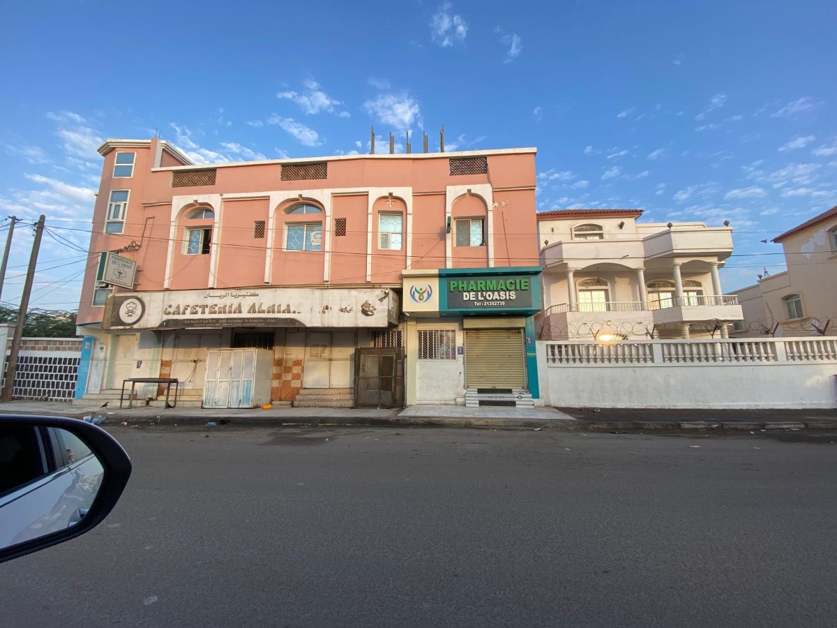 Appartement F3 avec terrasse privée à louer à cité Saoudie