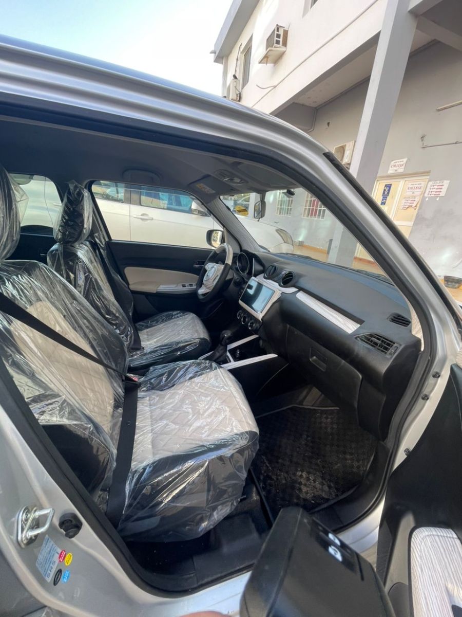 Suzuki Swift 2018, Silver, full option, climatisation fonctionnelle