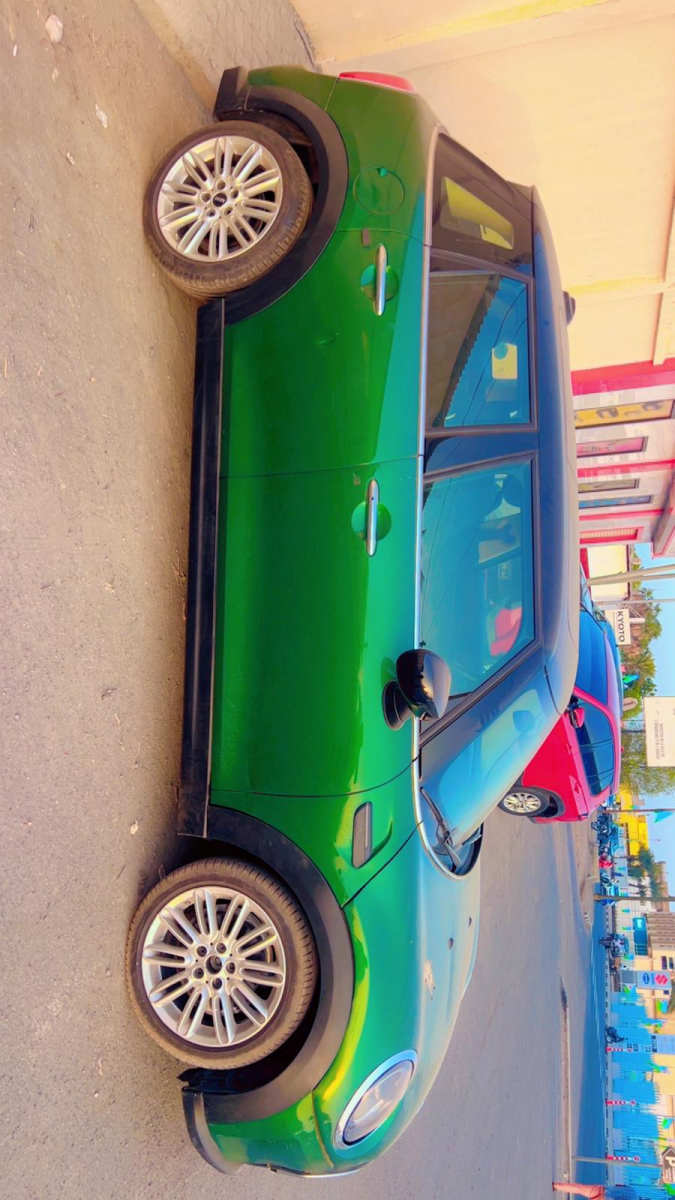 Mini Cooper 2022 – Neuve, full option, boîte automatique, caméra 360°