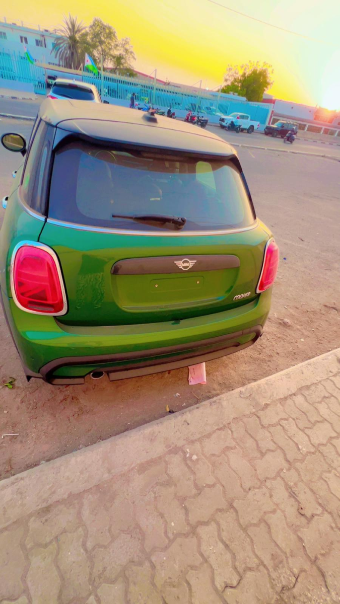 Mini Cooper 2022 – Neuve, full option, boîte automatique, caméra 360°